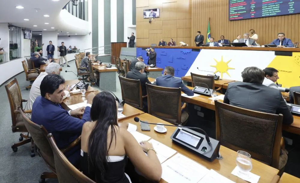 Deputados aprovam requerimentos que visam melhorias na educação pública do Estado