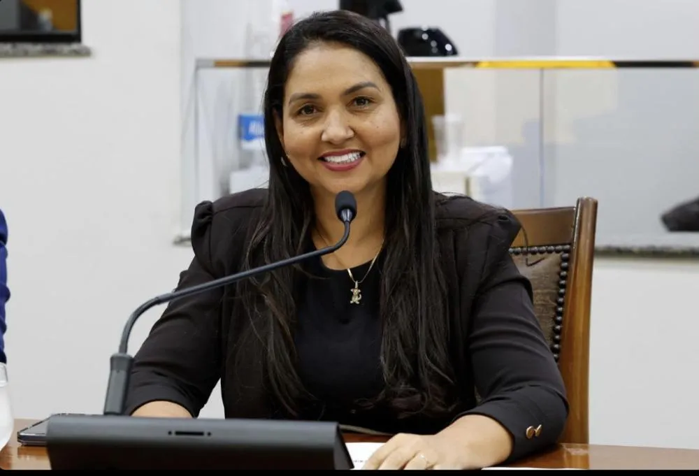 Proposta da deputada Vanda Monteiro prevê atendimento remoto imediato para pessoas surdas em hospitais, UBSs, UPAs e ambulâncias.